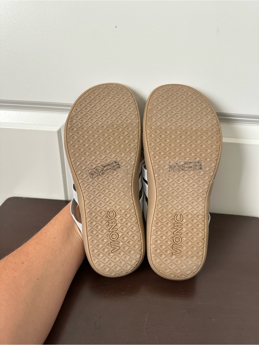 Vionic Women's Stretch Woven Sandals Silver Grey Size 9 Walking Comfort Arch - Picture 8 of 10